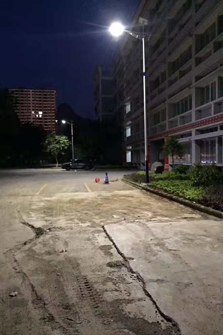 操场 黑夜